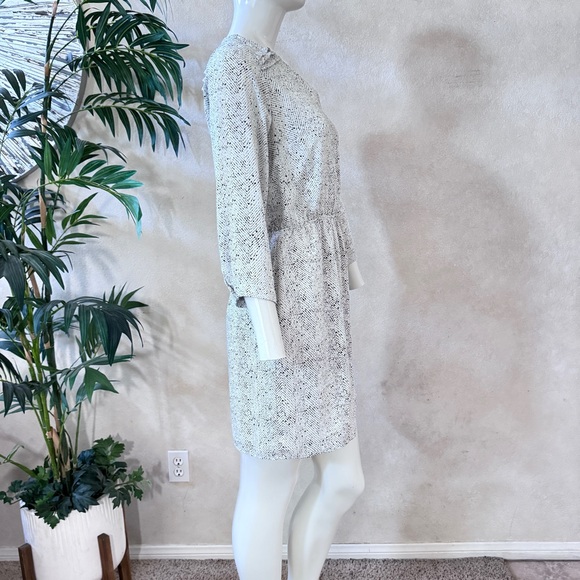 Forever 21 Mini Dress, 3/4 Sleeve, Cream Geometric Print Sz M - Picture 2 of 8